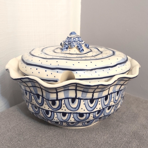 Diane Artware Dining Soup Tureen Turtle Finial Lid Delft Blue